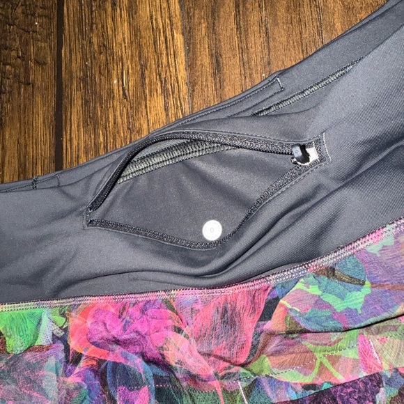 NWOT RARE Lululemon Speed Up MidRise Lined Short 4" Vivid Floral Tone Multi - Picture 3 of 3